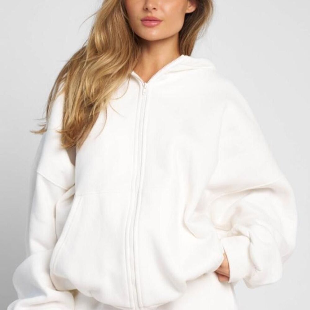 Comfrt Women's Black and White Hoodie